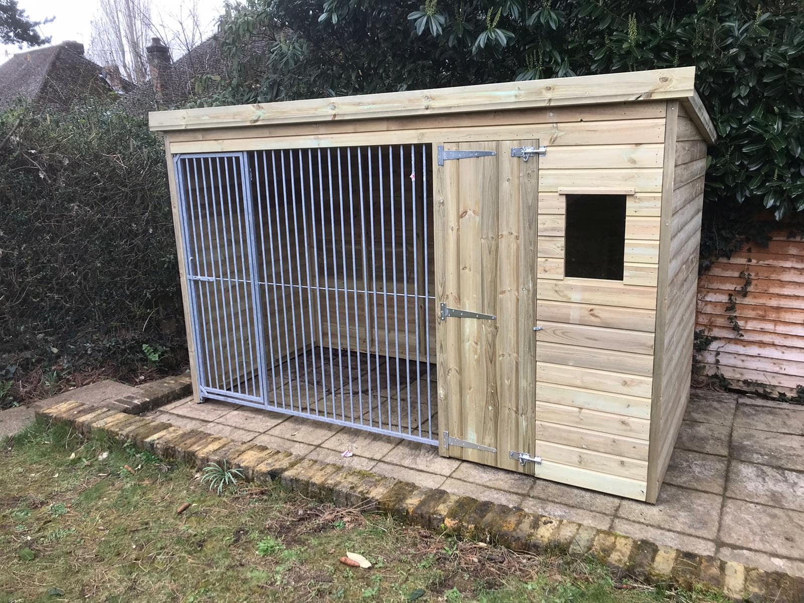 KENNELSTORE Stapeley Wooden Dog Kennel And Run 12ft wide x 6ft deep Kennelstore