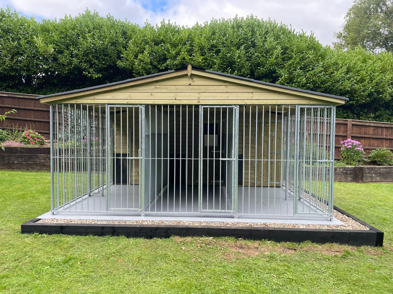 DELAMERE 3 BLOCK LUXURY WOODEN DOG KENNEL AND RUN