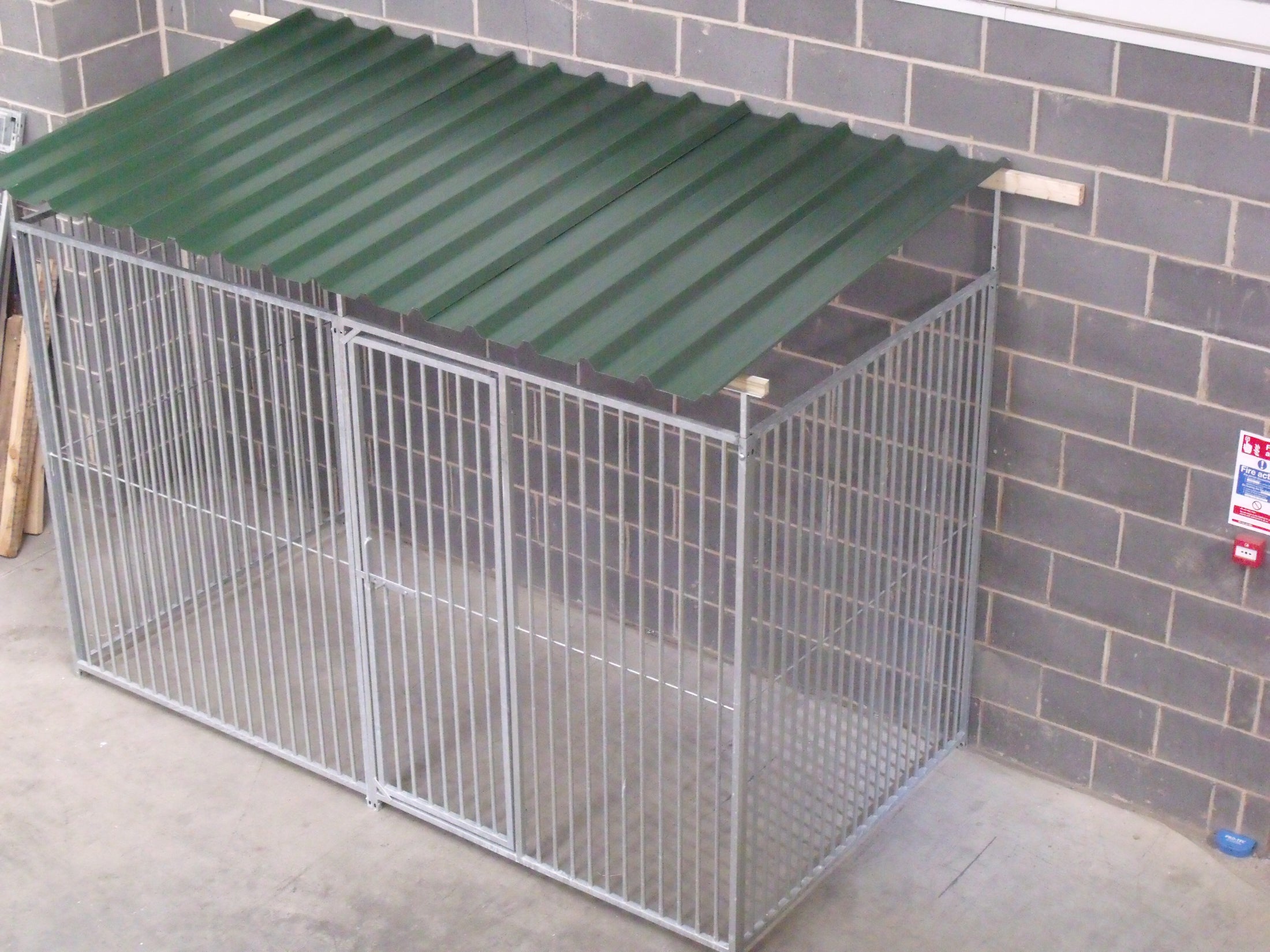 3 Sided Bar Pro -galvanised  Dog Pen With Roof