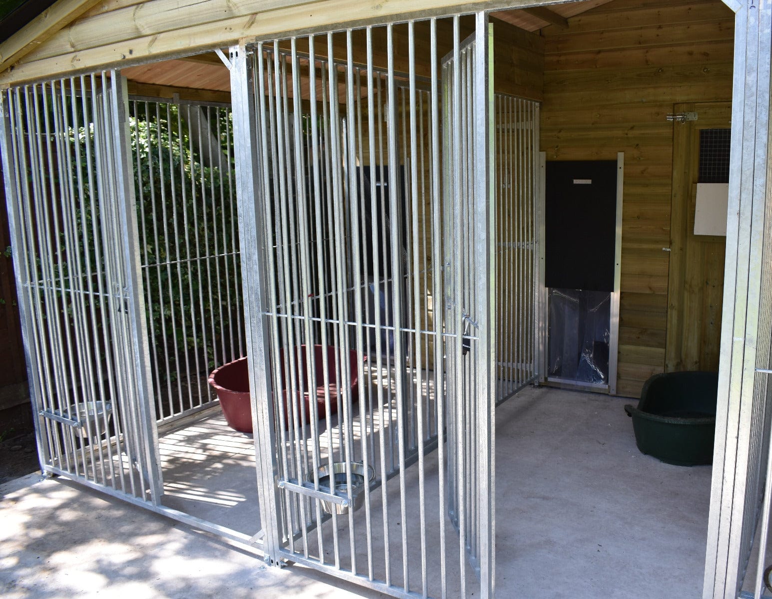 Insulated dog on sale kennels and runs